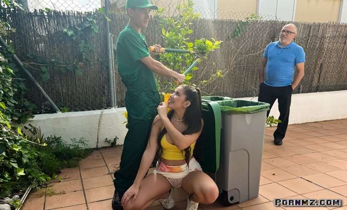 [TeensLoveHugeCocks] Chloe Lapiedra – Hiding And Fucking With The Landscaper