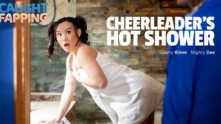 [CaughtFapping] Kimmy Kimm – Cheerleaders Hot Shower